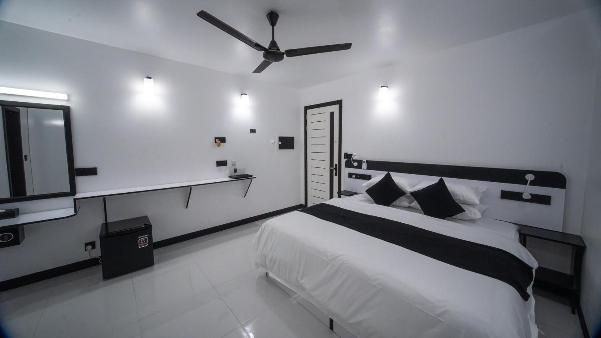 Sunset Beach Stay At Mathiveri Exterior photo